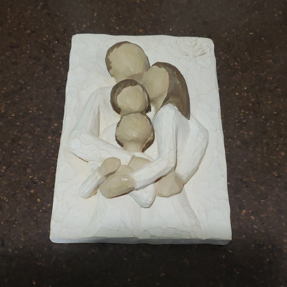 Willow Tree Family A Lifetime of Love Plaque Ornament Susan Lordi 2001.   6"